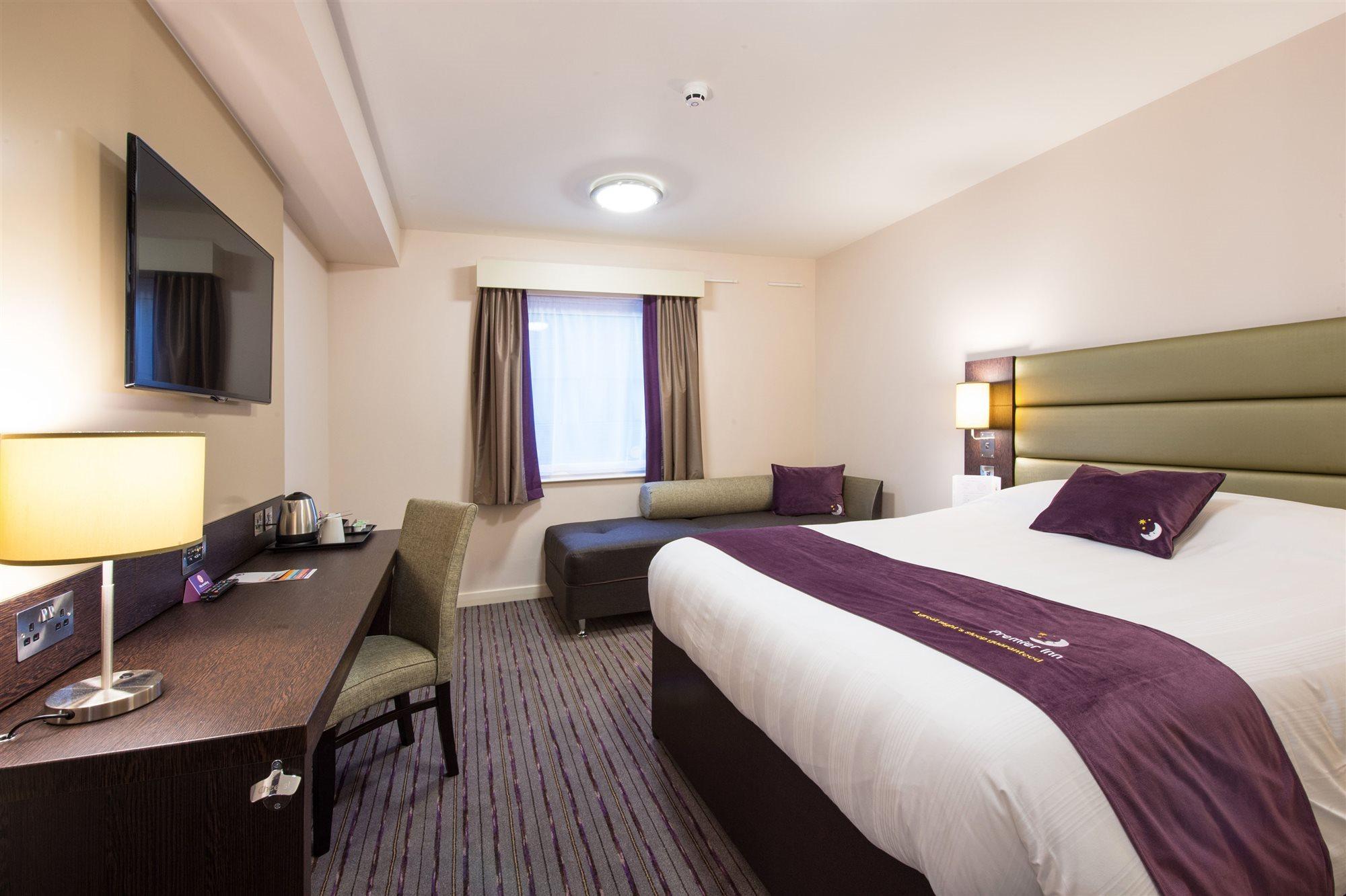 Premier Inn Maidenhead Town Centre Bagian luar foto