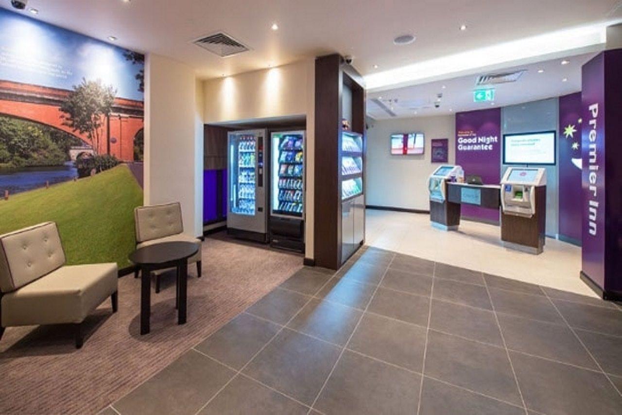 Premier Inn Maidenhead Town Centre Bagian luar foto