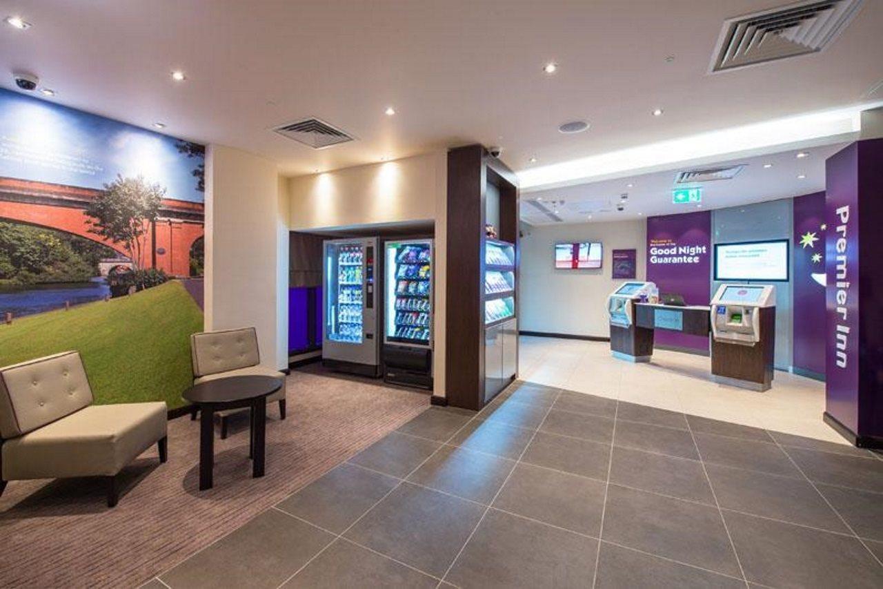Premier Inn Maidenhead Town Centre Bagian luar foto